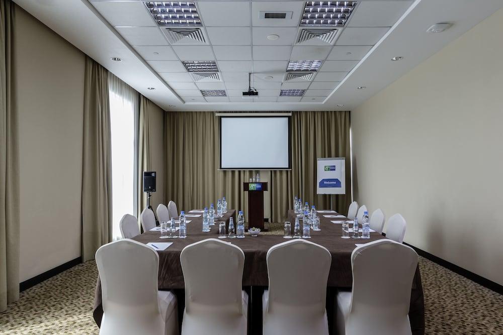 Holiday Inn Express Dubai, Jumeirah By Ihg Exterior photo