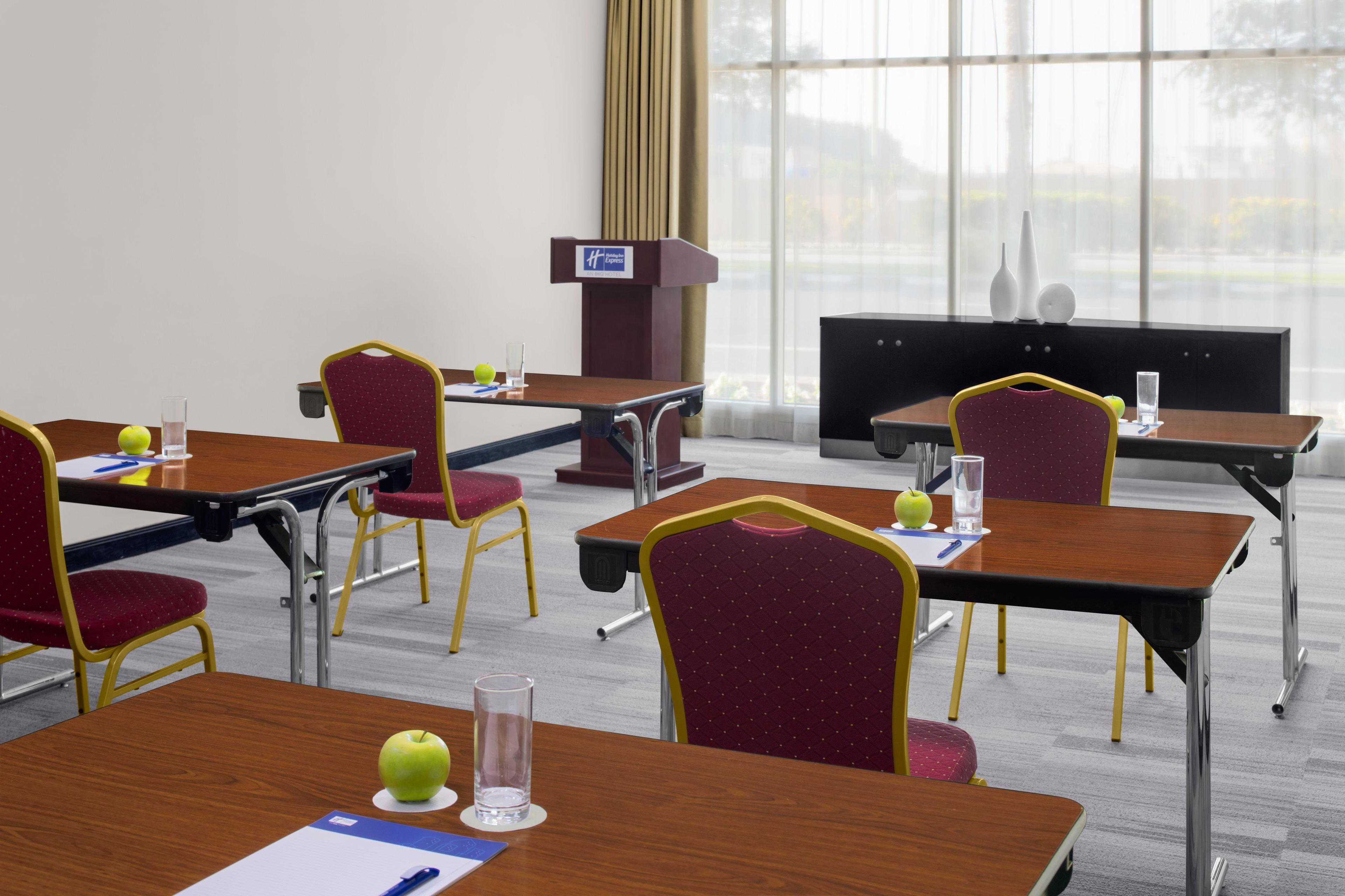 Holiday Inn Express Dubai, Jumeirah By Ihg Exterior photo