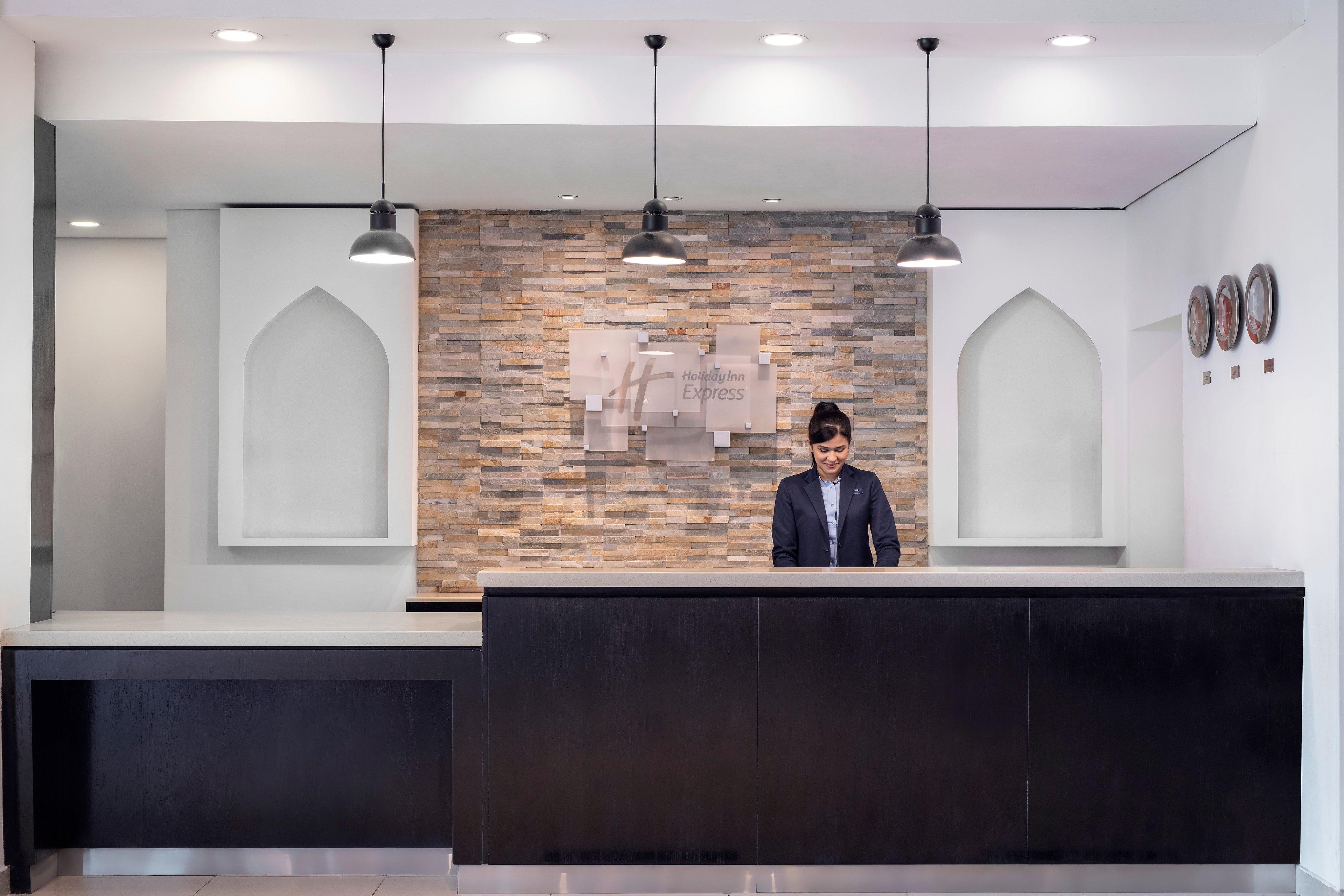 Holiday Inn Express Dubai, Jumeirah By Ihg Exterior photo